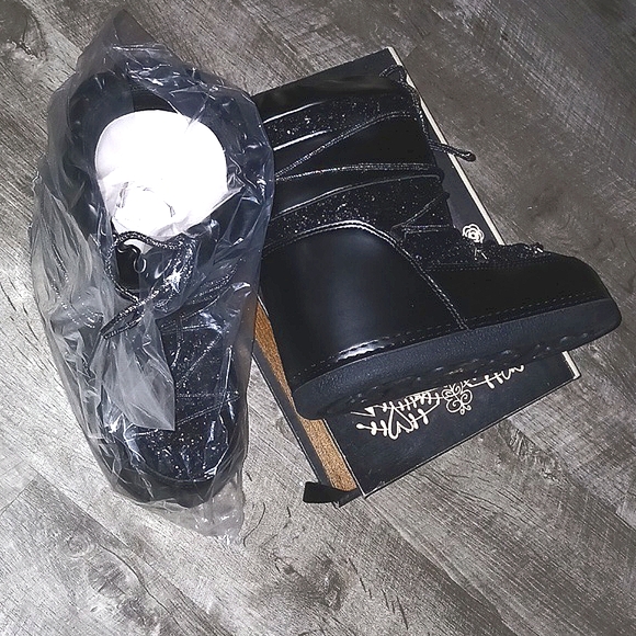 NWT 🌙 black midnight glitter moon boots size 8 - Picture 8 of 17